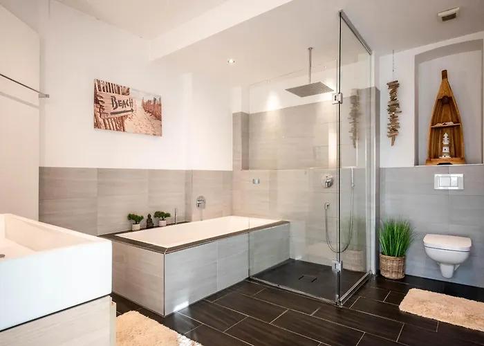 Grosse, Zentrale In Apartament